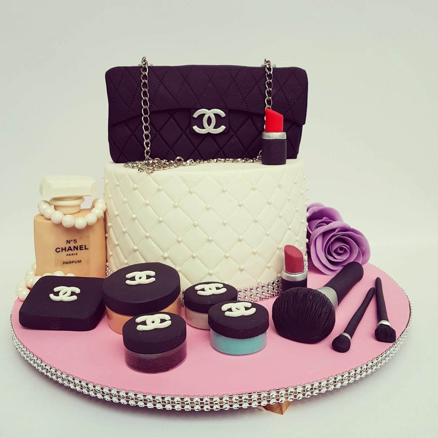 Pastel Chanel fondant personalizado