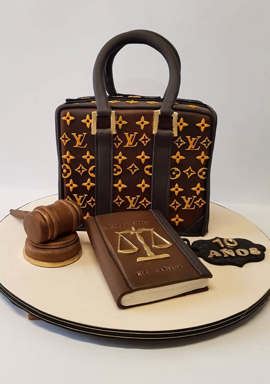 Pastel graduación Louis Vuitton fondant